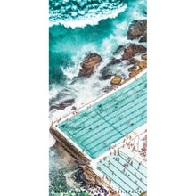 Load image into Gallery viewer, Icebergs Summer beach towel